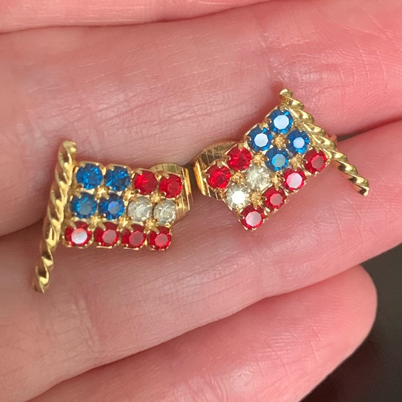 Like New! Vintage Earrings American Flag Rhinestone Clip On - Picture 3 of 9